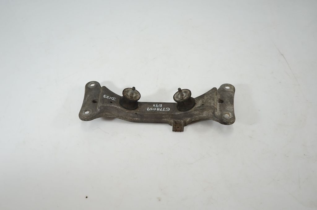 Gearbox mounting bracket (3)