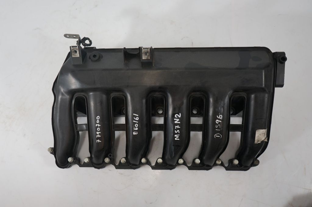 Intake manifold (9)