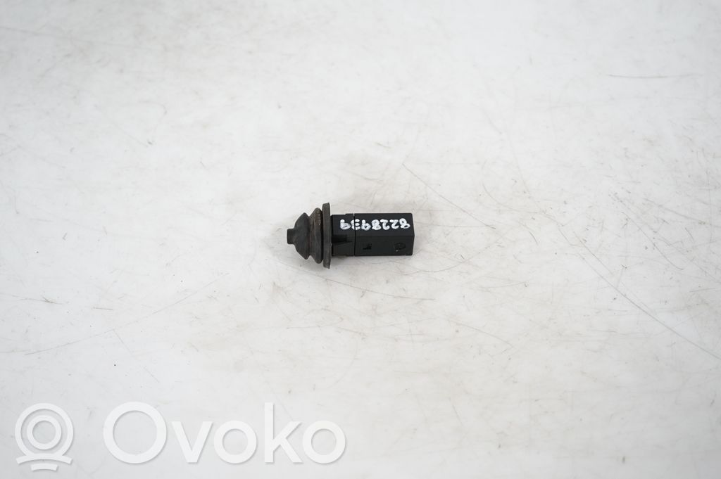 Fuel tank cap lock (3)