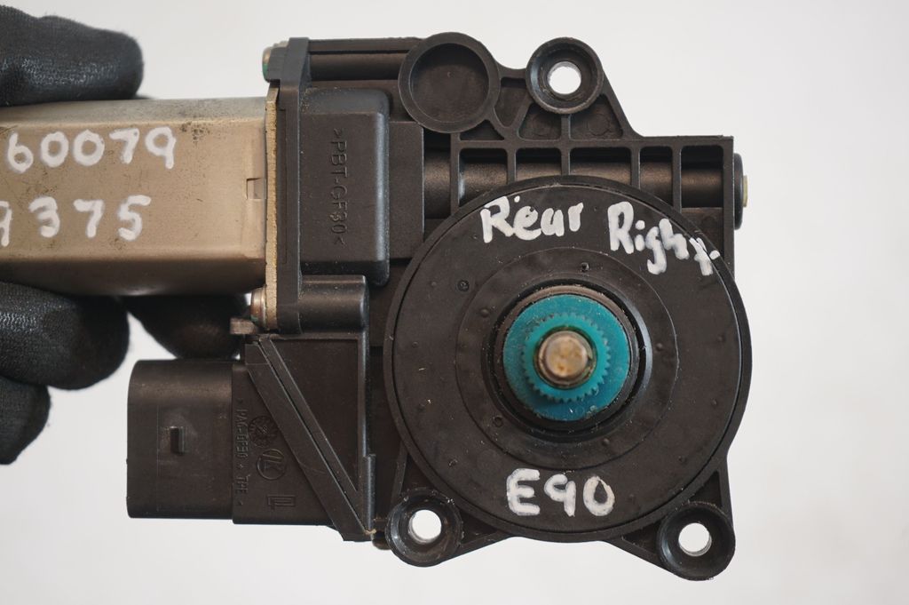 Rear door window regulator with motor (8)