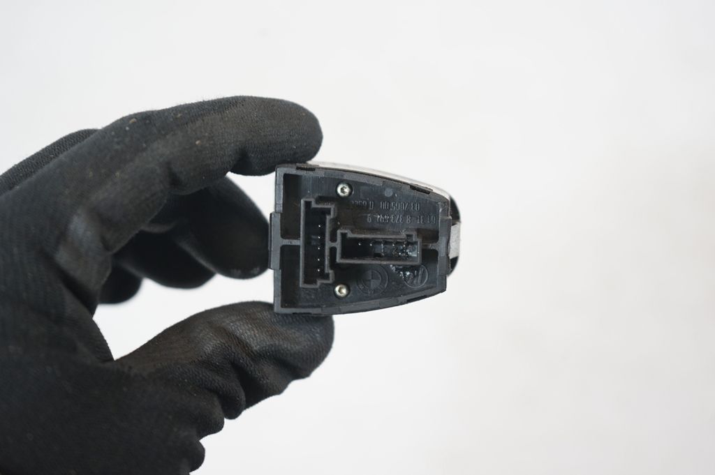 Wing mirror switch (7)