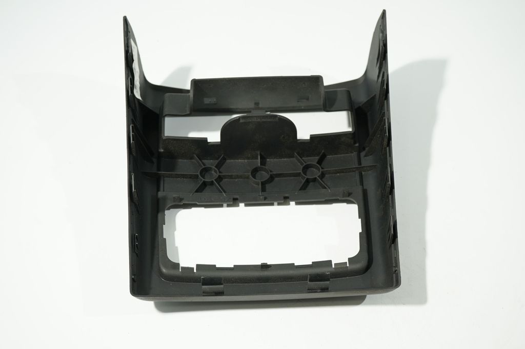 Rear air vent grill (6)