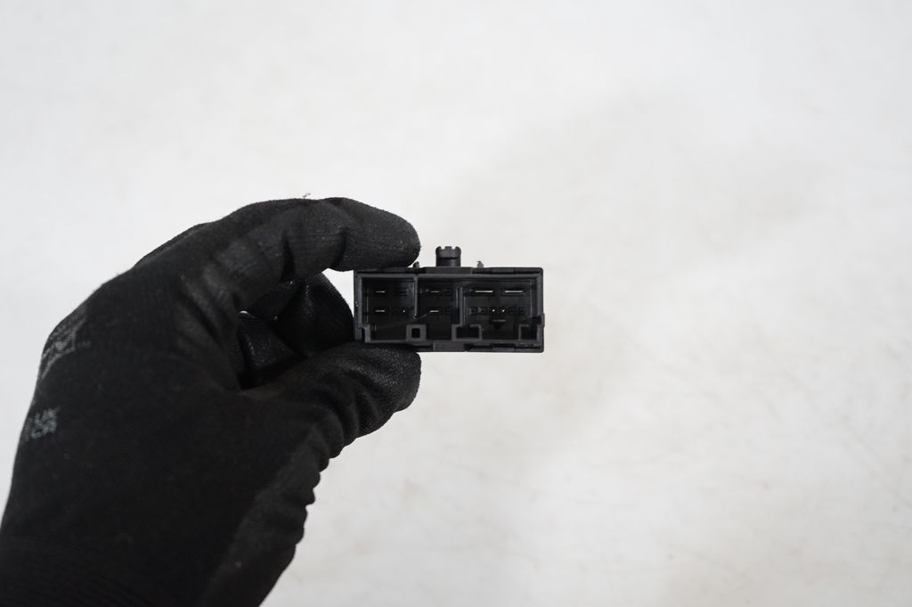 Seat control module (6)