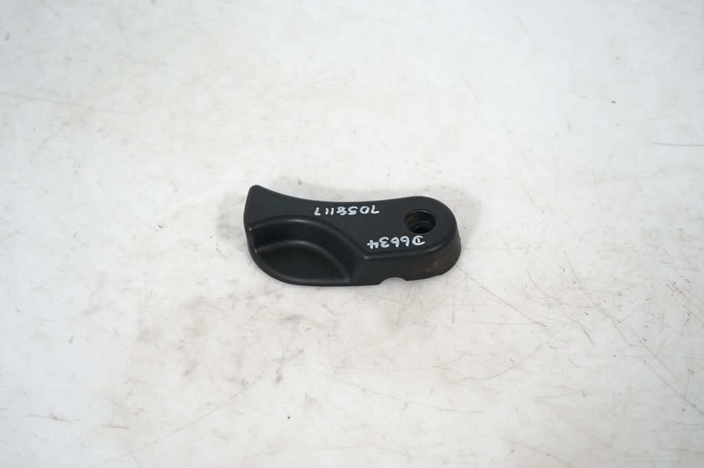 Engine bonnet (hood) release handle (3)