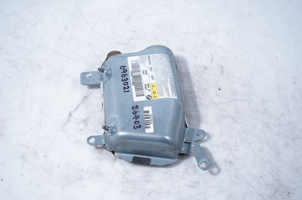 Front door airbag (2)