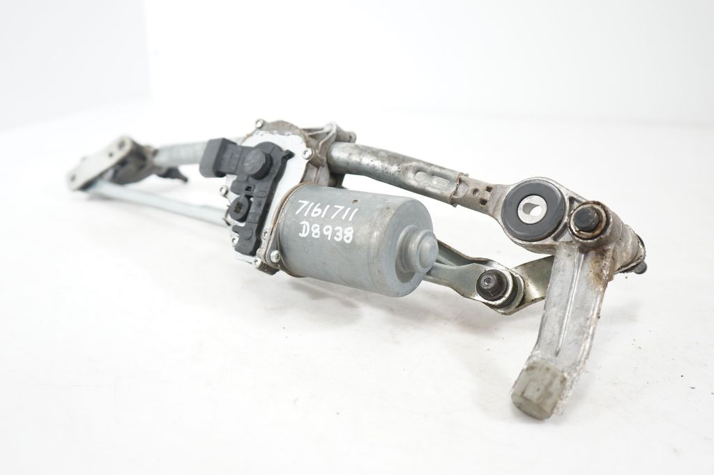 Front wiper linkage and motor (7)