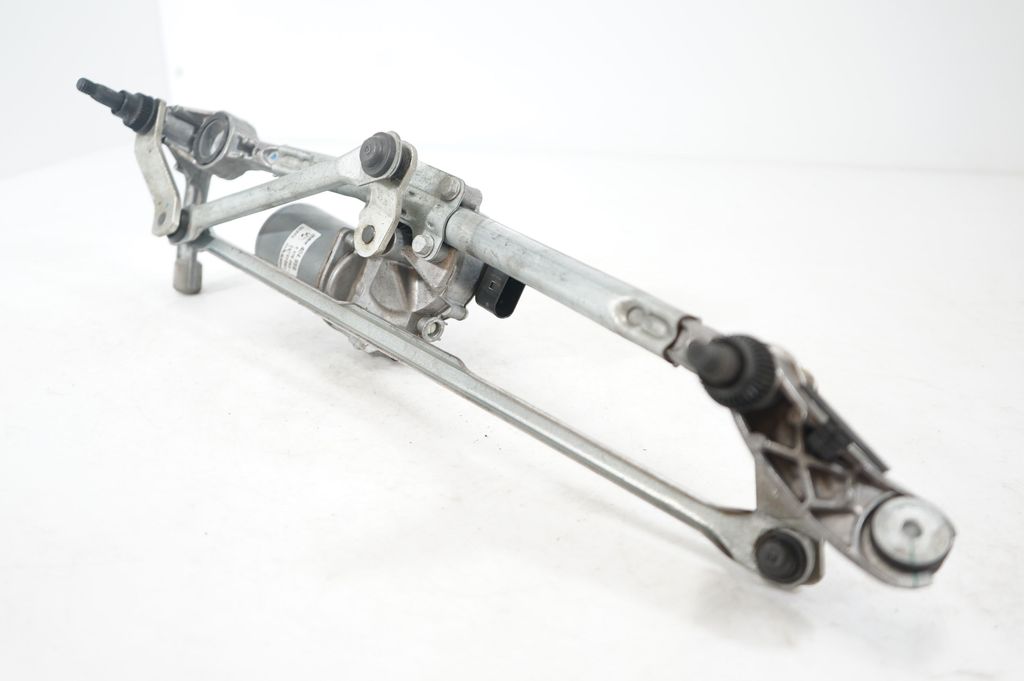 Front wiper linkage and motor (6)
