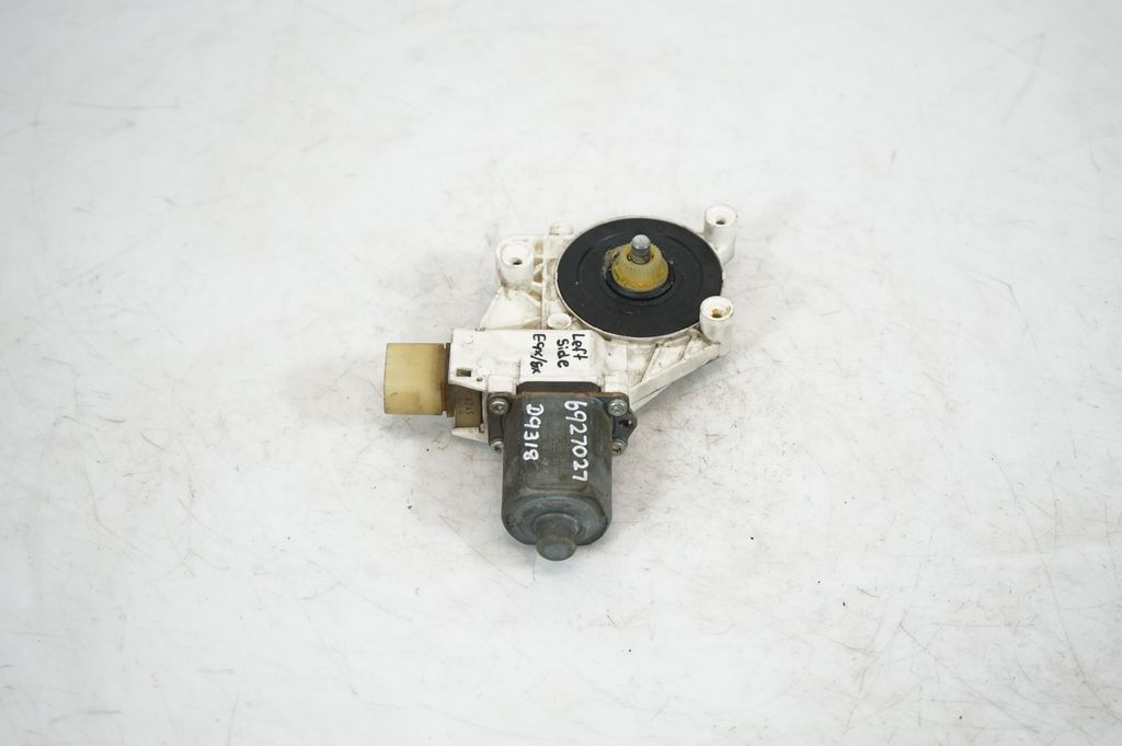 Front door window regulator with motor (2)