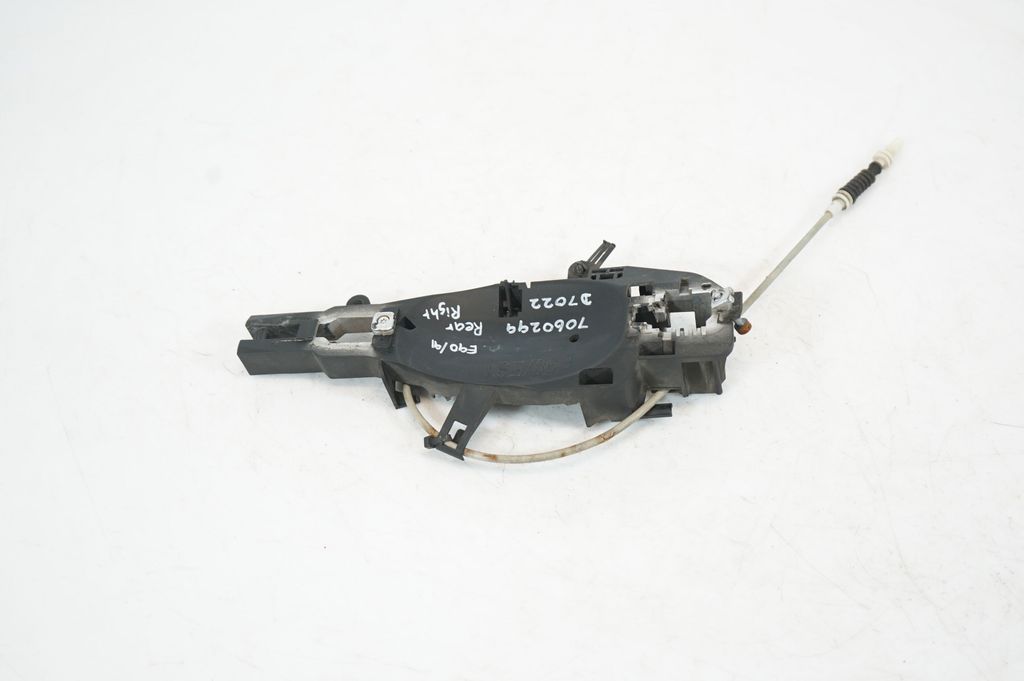 Rear door exterior handle/bracket (3)