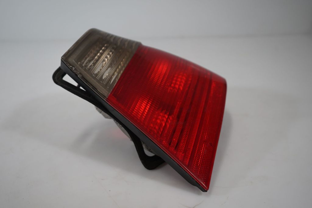 Rear/tail lights (8)