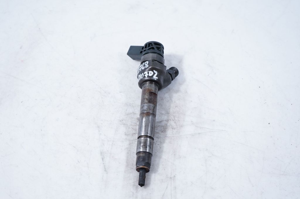 Fuel injector (5)