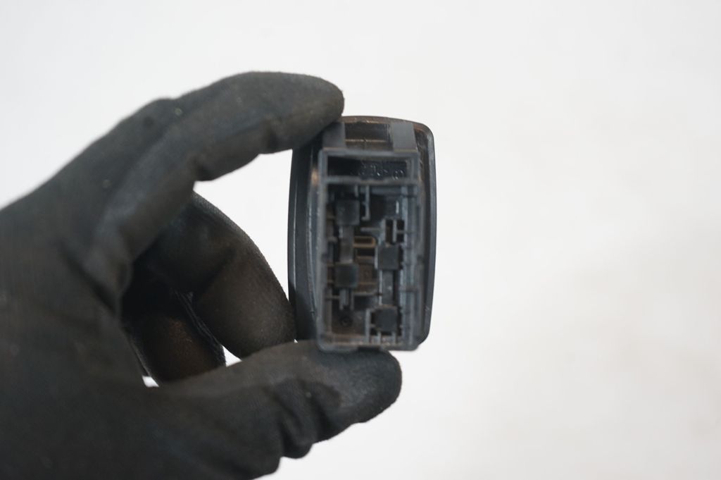 Electric window control switch (6)