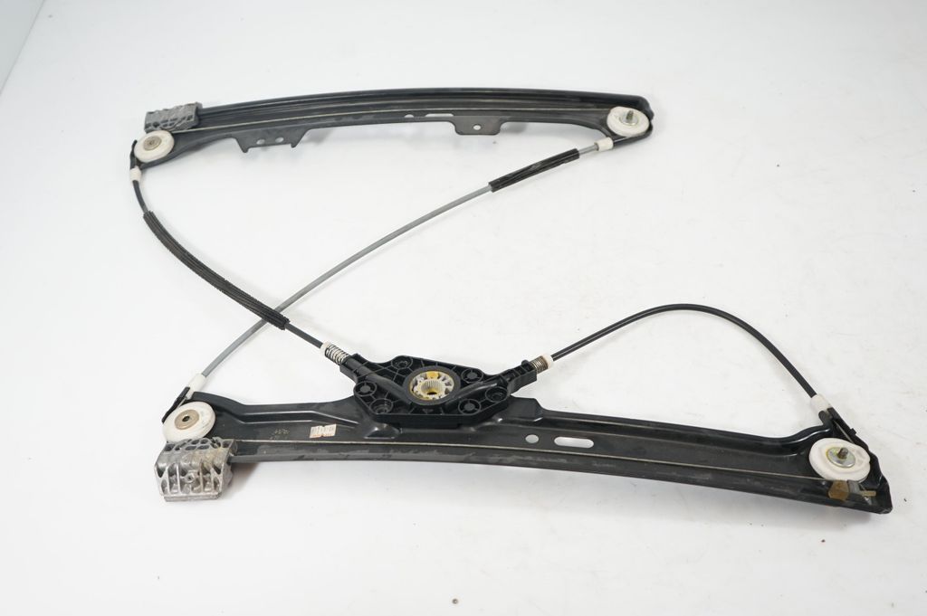 Front door window regulator with motor (5)