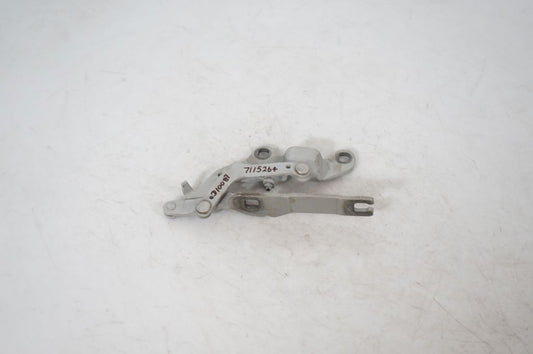 Engine bonnet/hood hinges