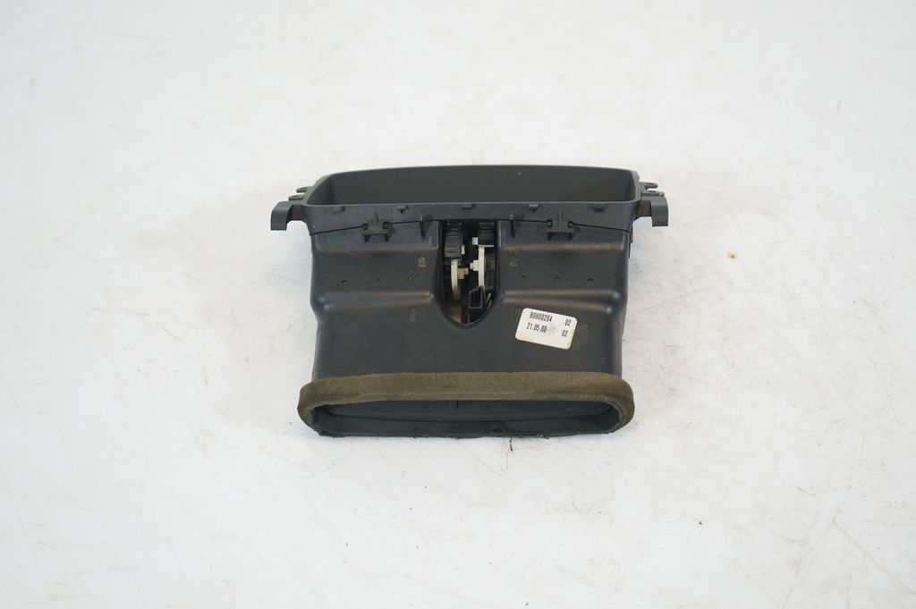 Rear air vent grill (3)