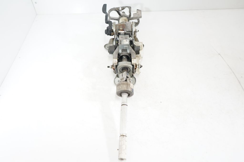 Steering wheel axle (4)