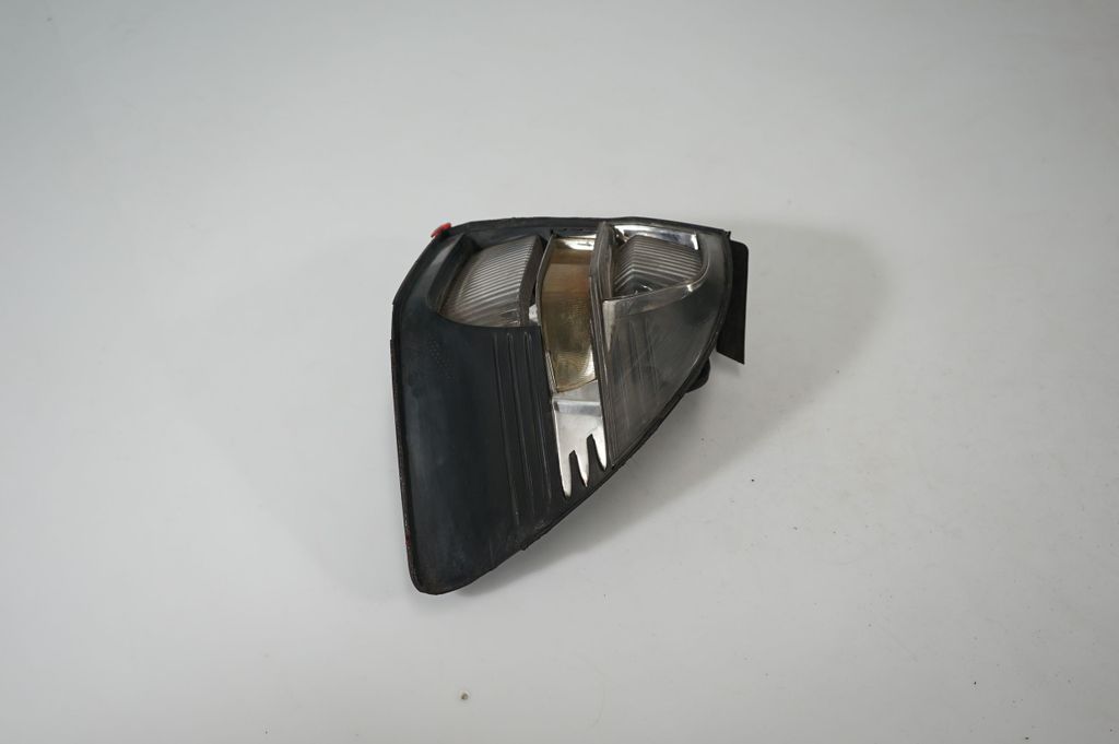 Rear/tail lights (2)