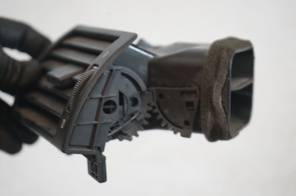 Dashboard side air vent grill/cover trim (6)