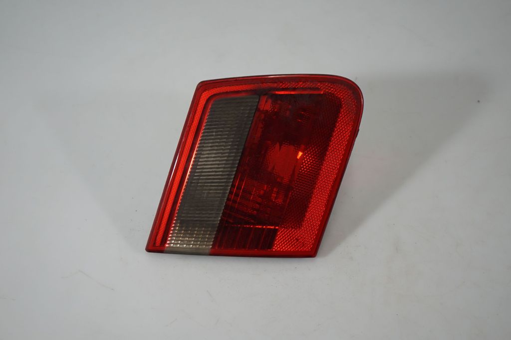 Tailgate rear/tail lights (4)