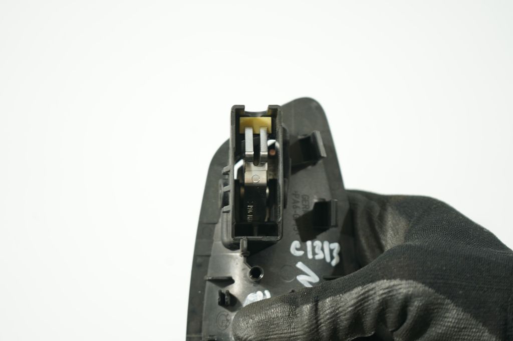Rear door interior handle (7)