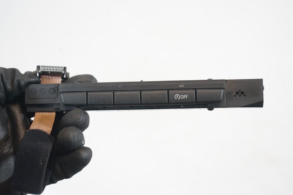 Traction control (ASR) switch (5)