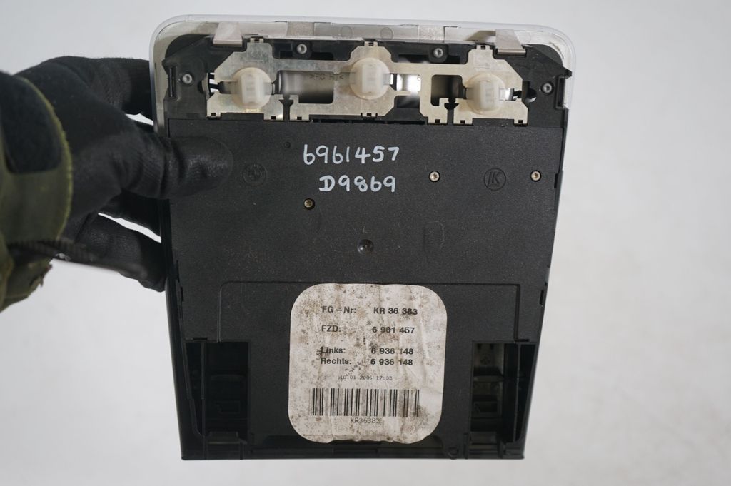 Front seat light (8)