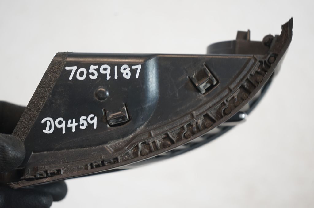 Dashboard side air vent grill/cover trim (9)