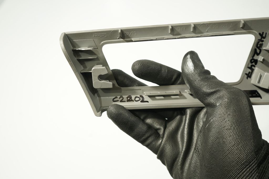 Dashboard glove box trim (8)