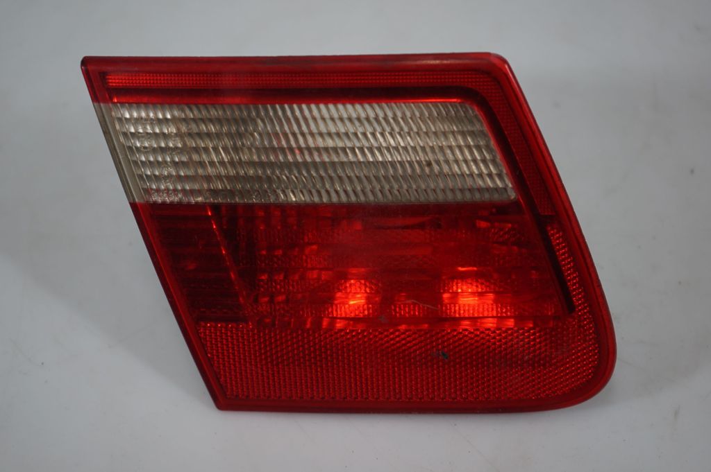 Tailgate rear/tail lights (6)