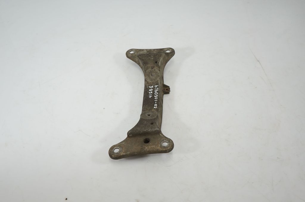 Gearbox mounting bracket (2)