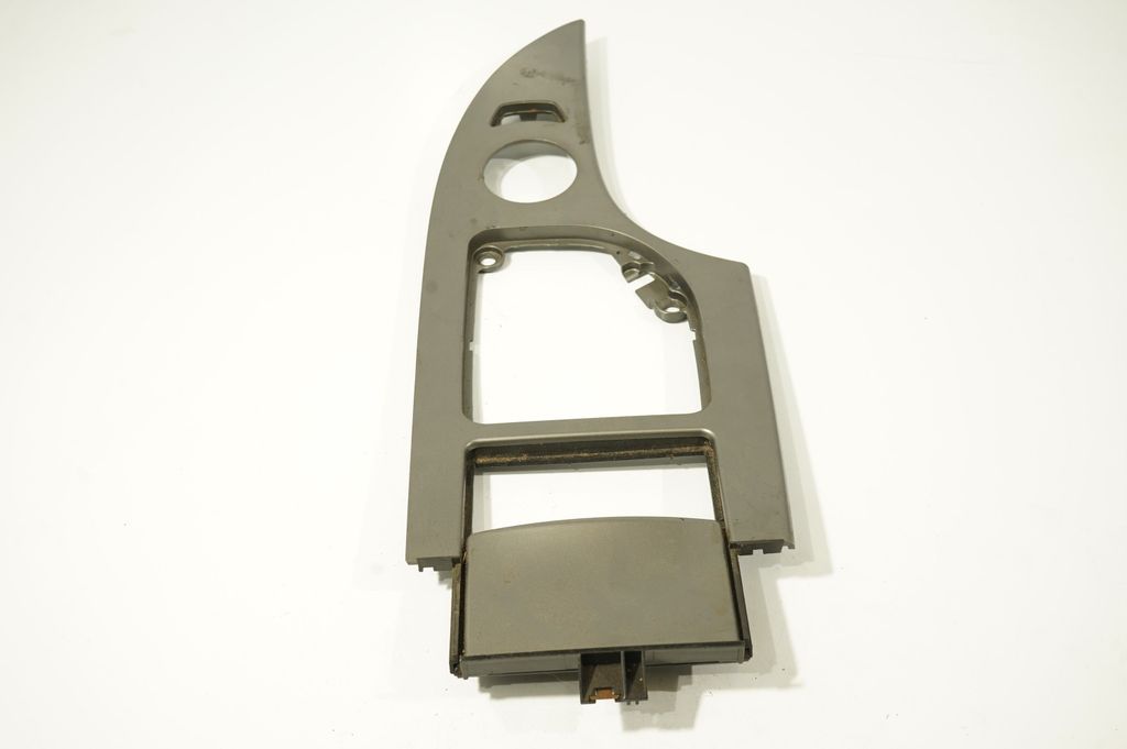Gear shifter surround trim plastic (6)