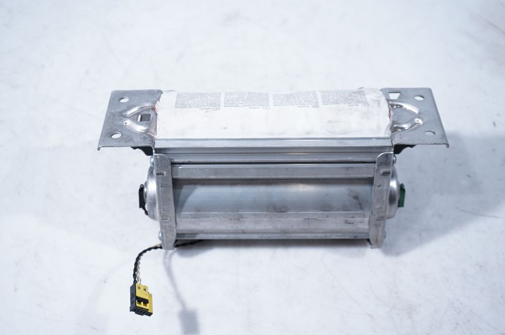 Passenger airbag (6)