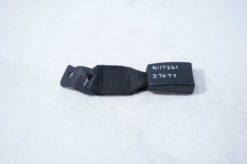 Rear seatbelt buckle