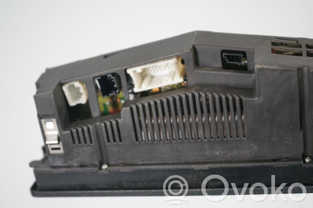 Climate control unit (6)