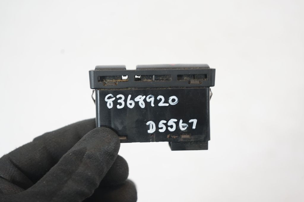 Hazard light switch (8)