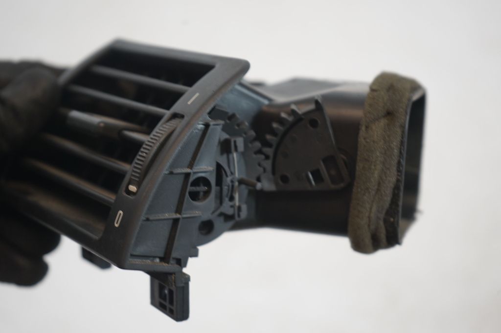 Dashboard side air vent grill/cover trim (6)