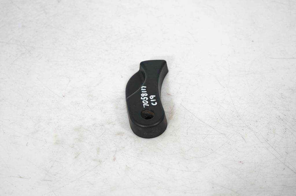 Engine bonnet (hood) release handle (4)