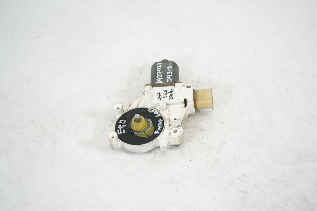 Front door window regulator with motor (4)