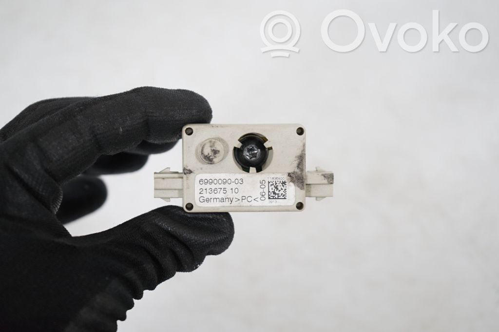 Aerial antenna amplifier (10)