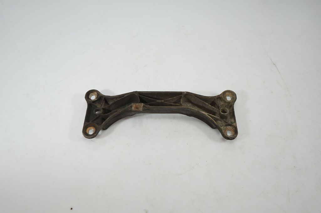 Gearbox mounting bracket (5)
