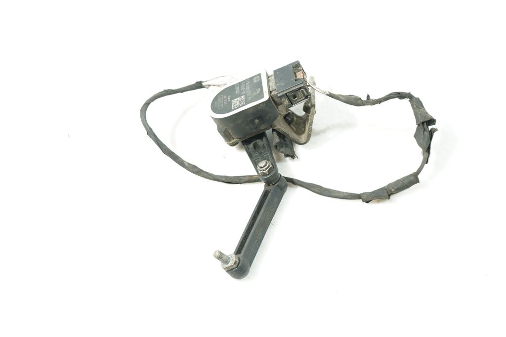 Rear air suspension level height sensor (2)