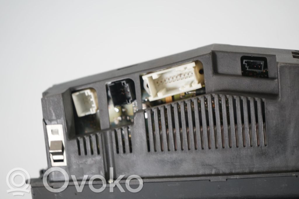 Climate control unit (6)