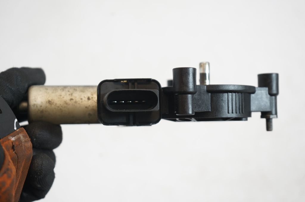 Front door window regulator with motor (6)