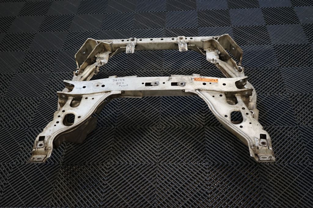 Front subframe (5)