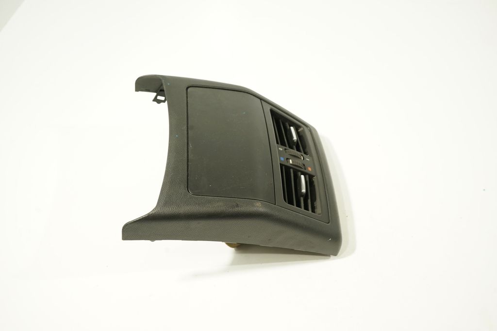 Rear air vent grill (5)