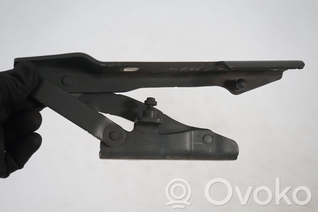 Engine bonnet/hood hinges (6)