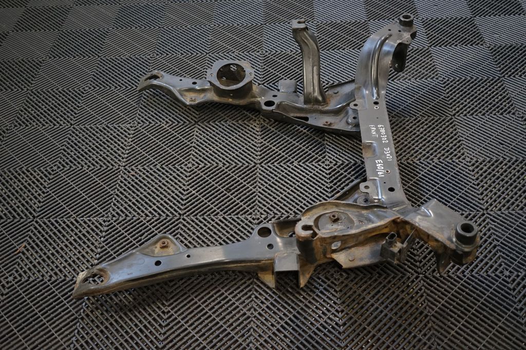 Front subframe (2)