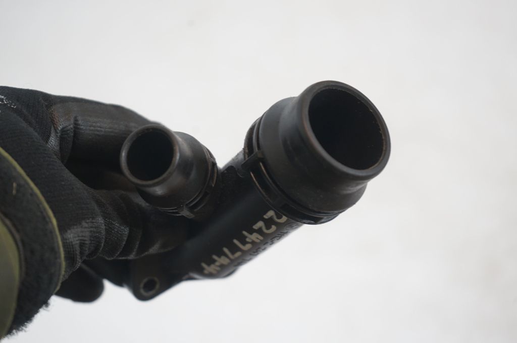 Engine coolant pipe/hose (7)