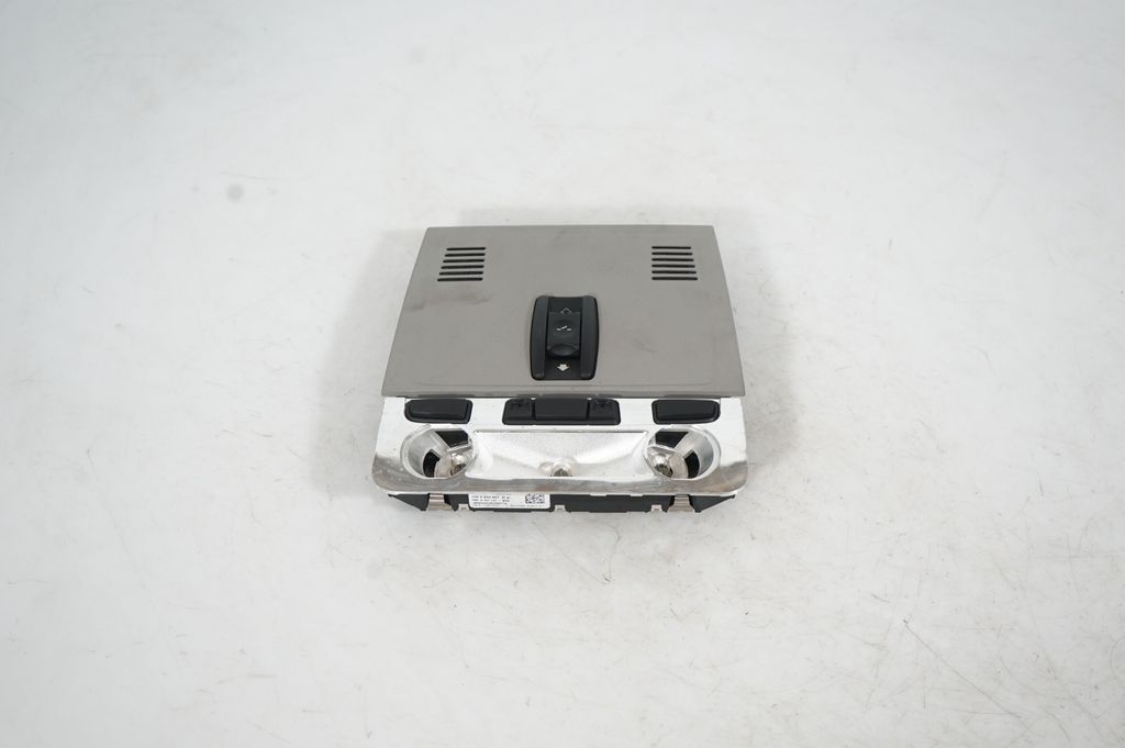 Front seat light (3)