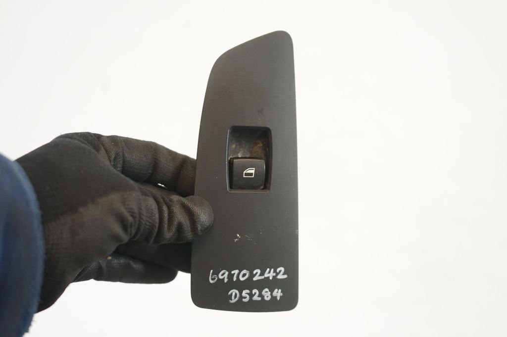 Electric window control switch (6)